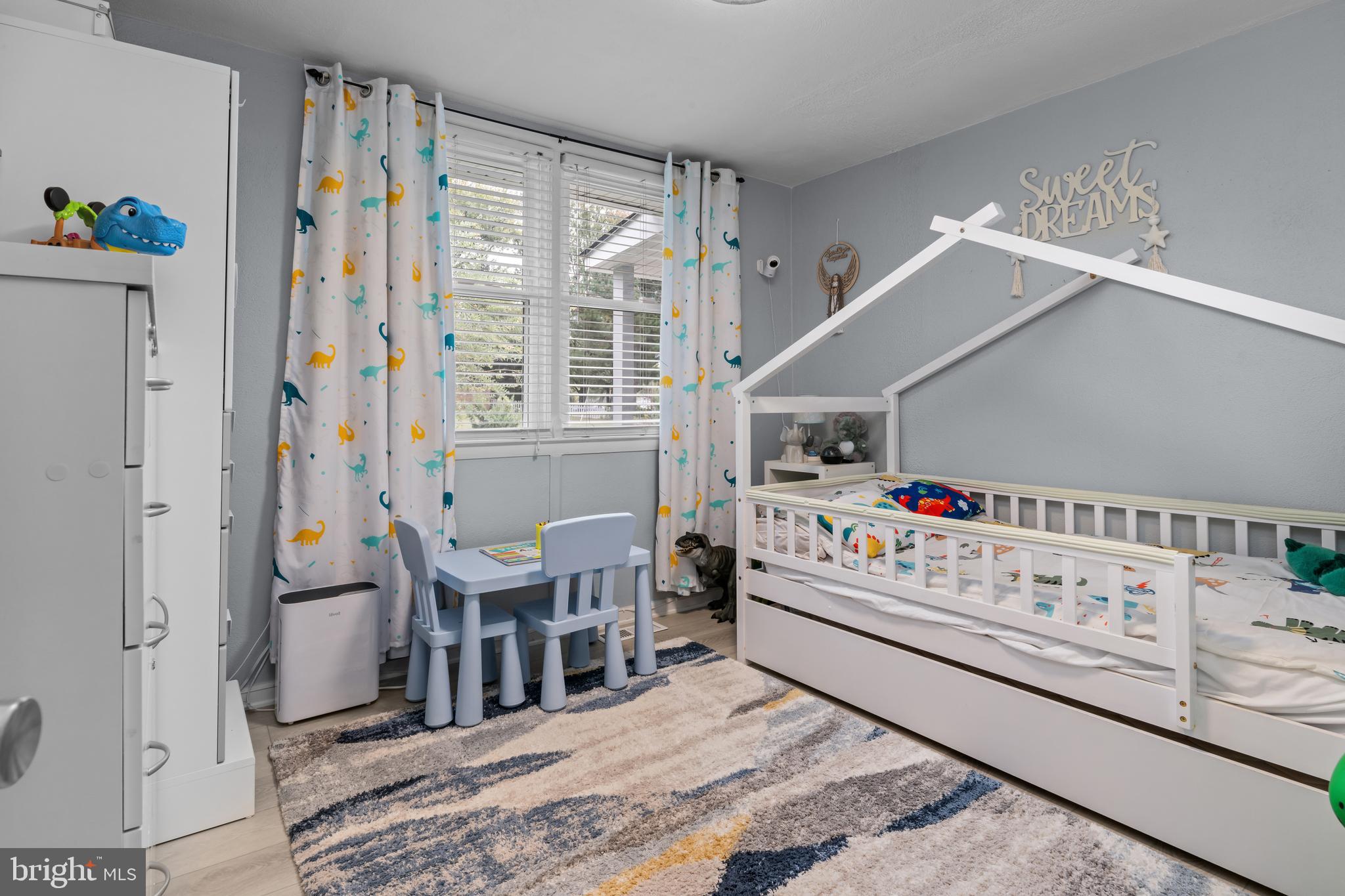 MUNSON HEIGHTS - Residential