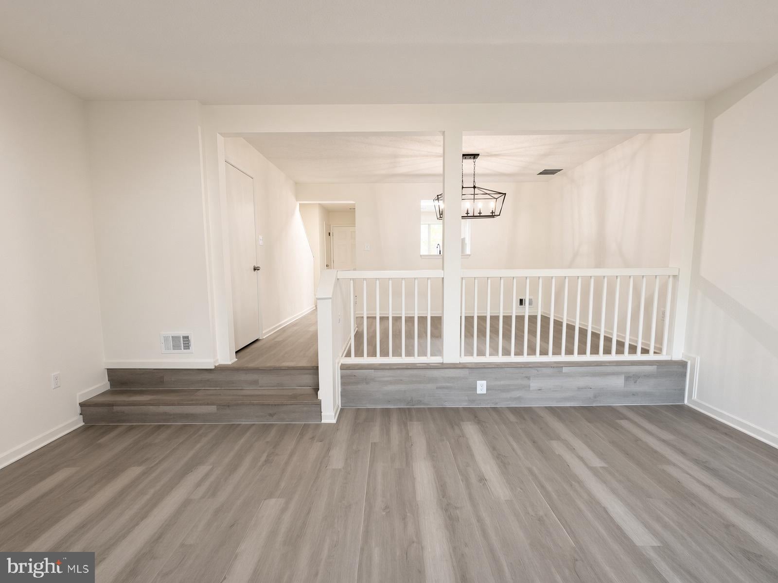 11 KEEPSAKE PLACE