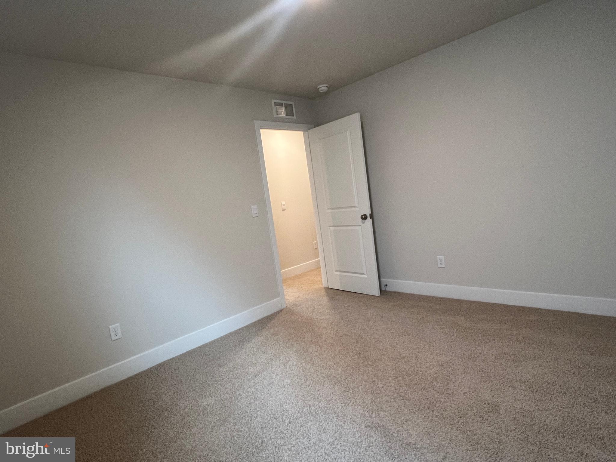 WEST WIND - Residential Lease