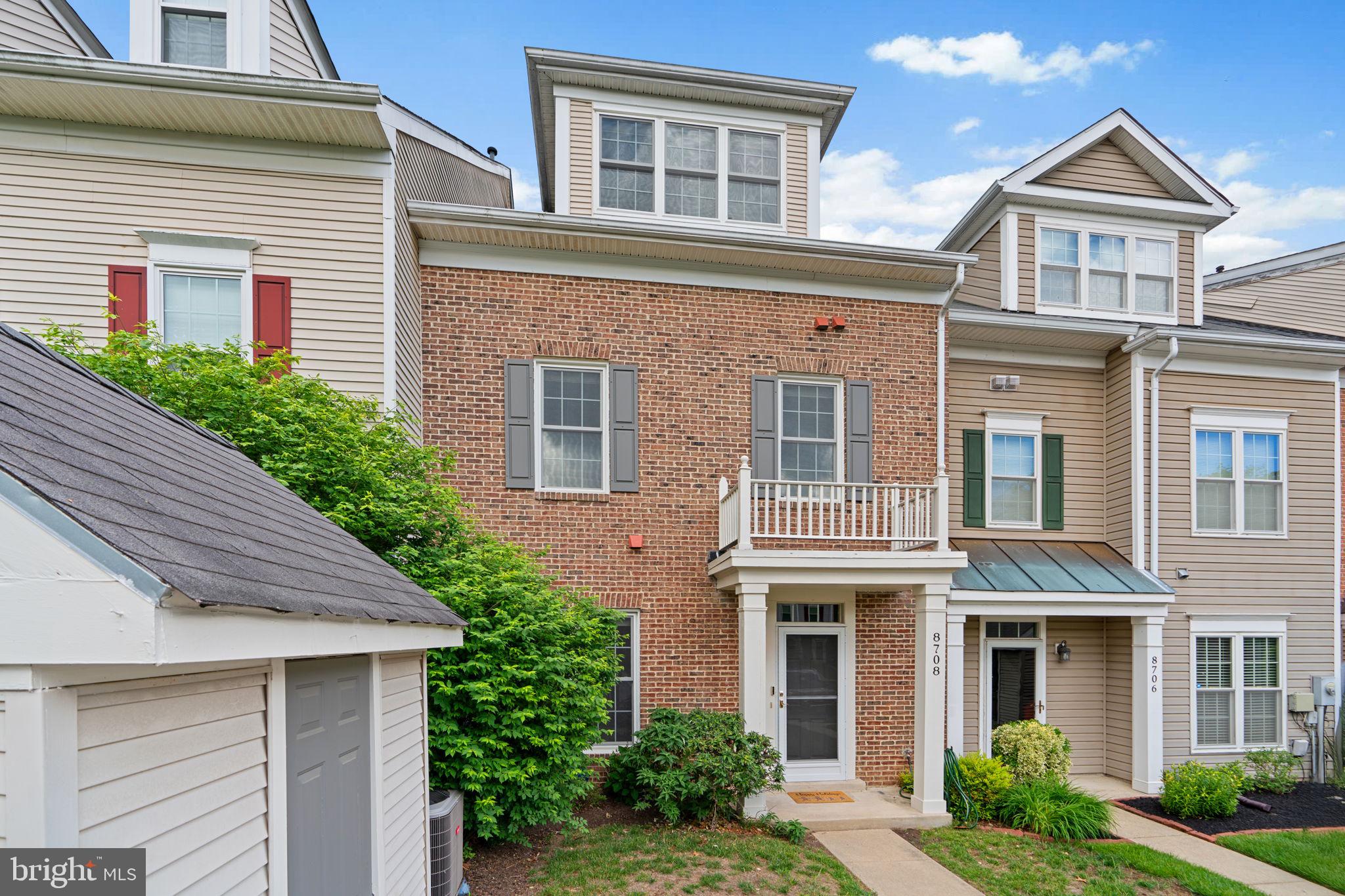 8708 GREEN CLOVER COURT