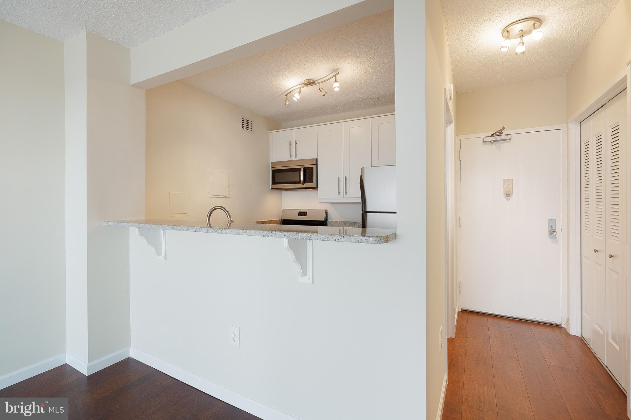 4141 N HENDERSON ROAD 1114