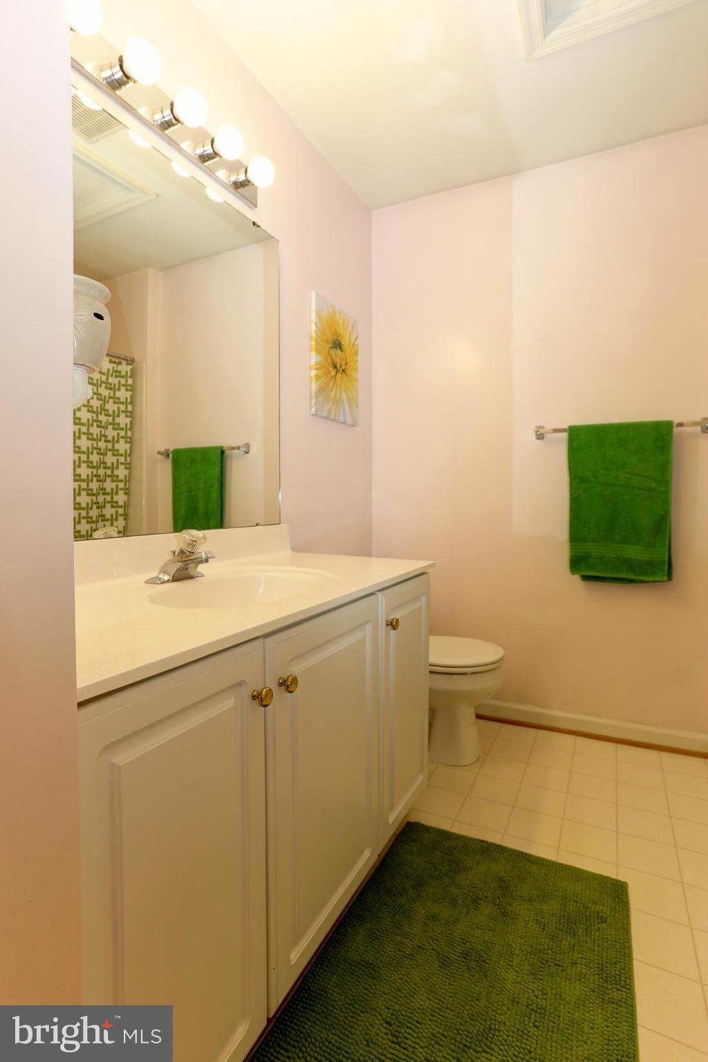 ISLAND CREEK - Residential Lease