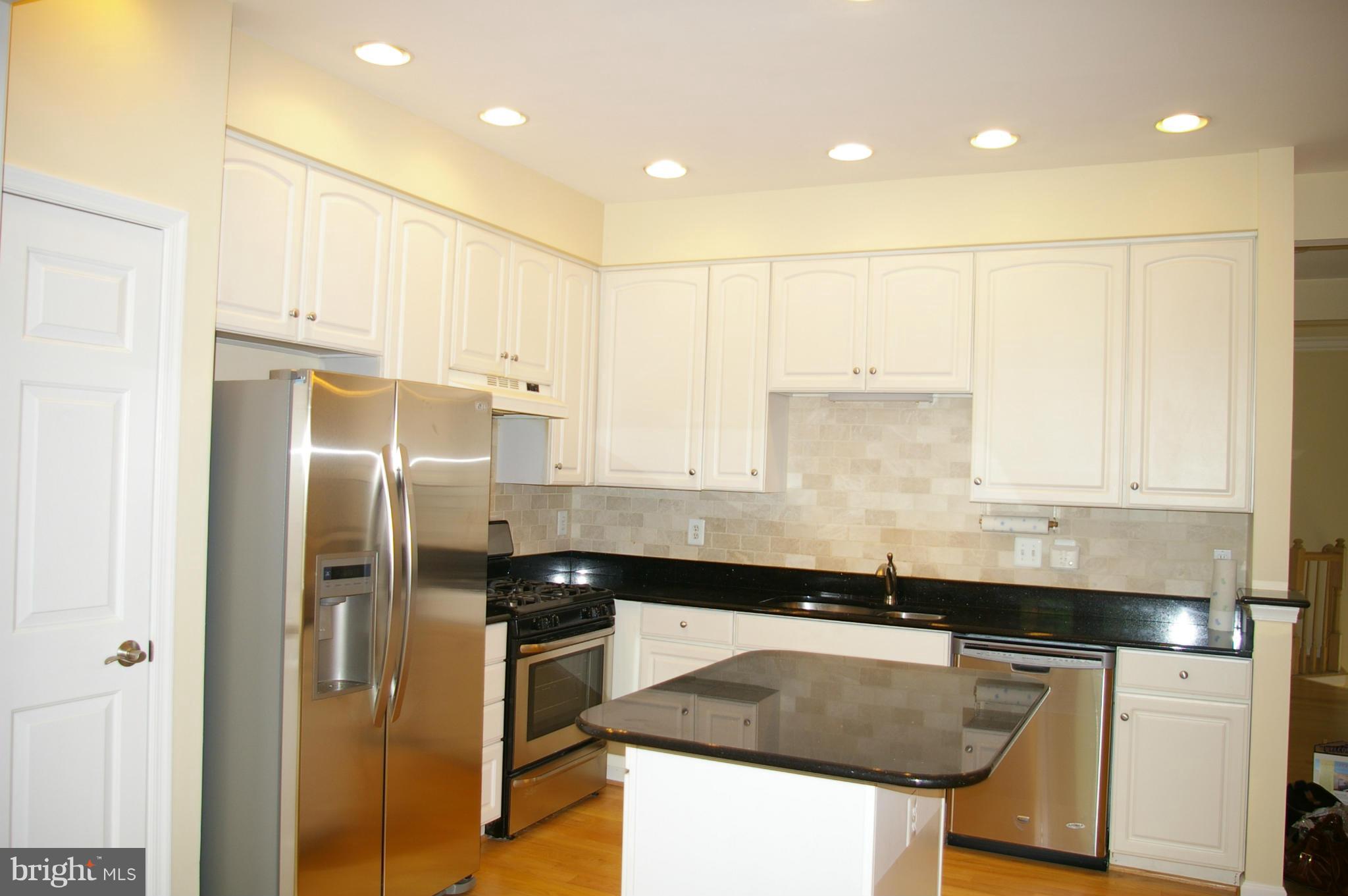 ISLAND CREEK - Residential Lease