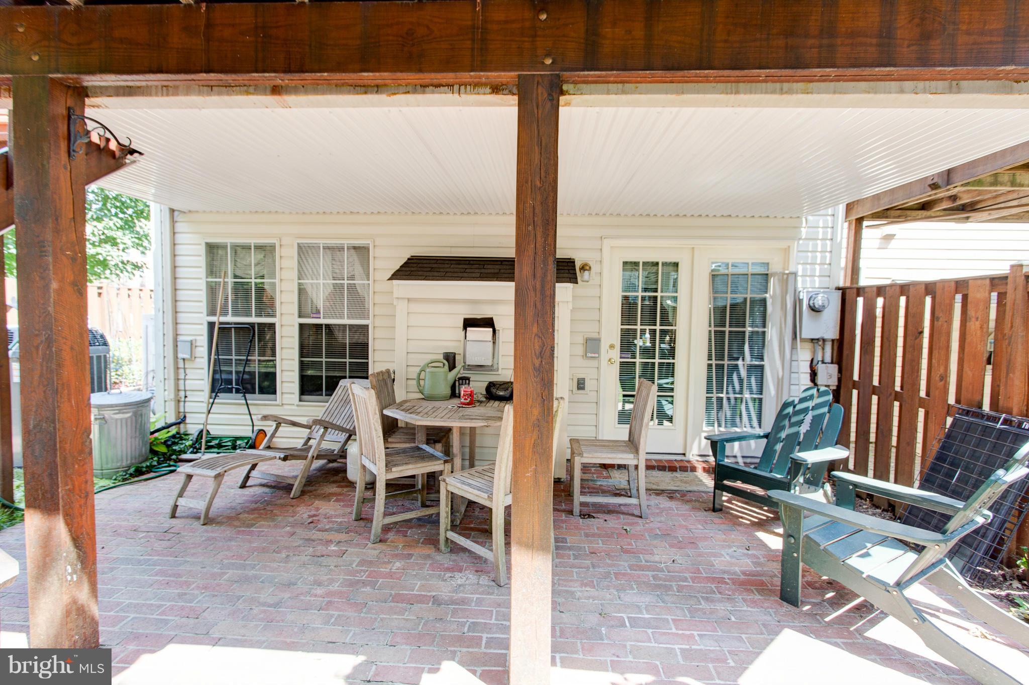 ISLAND CREEK - Residential Lease