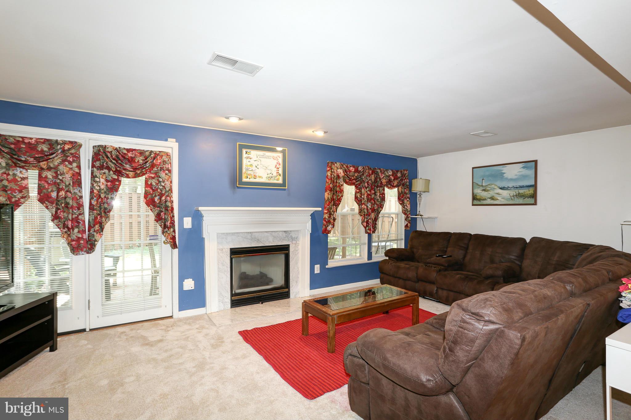 ISLAND CREEK - Residential Lease