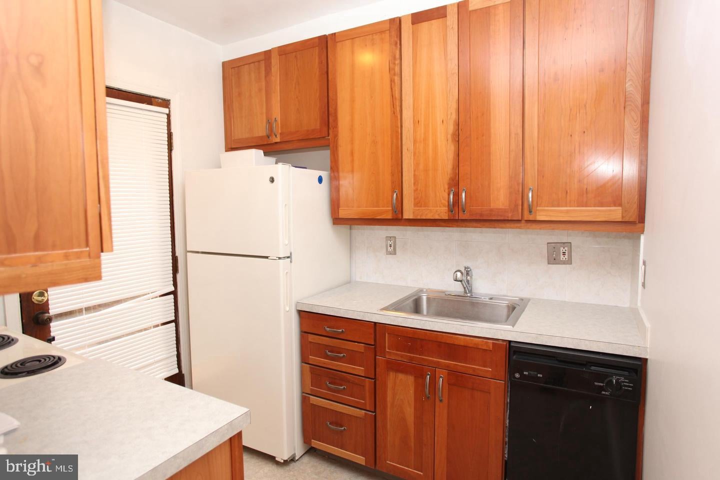 1022 PAPER MILL COURT NW 1022