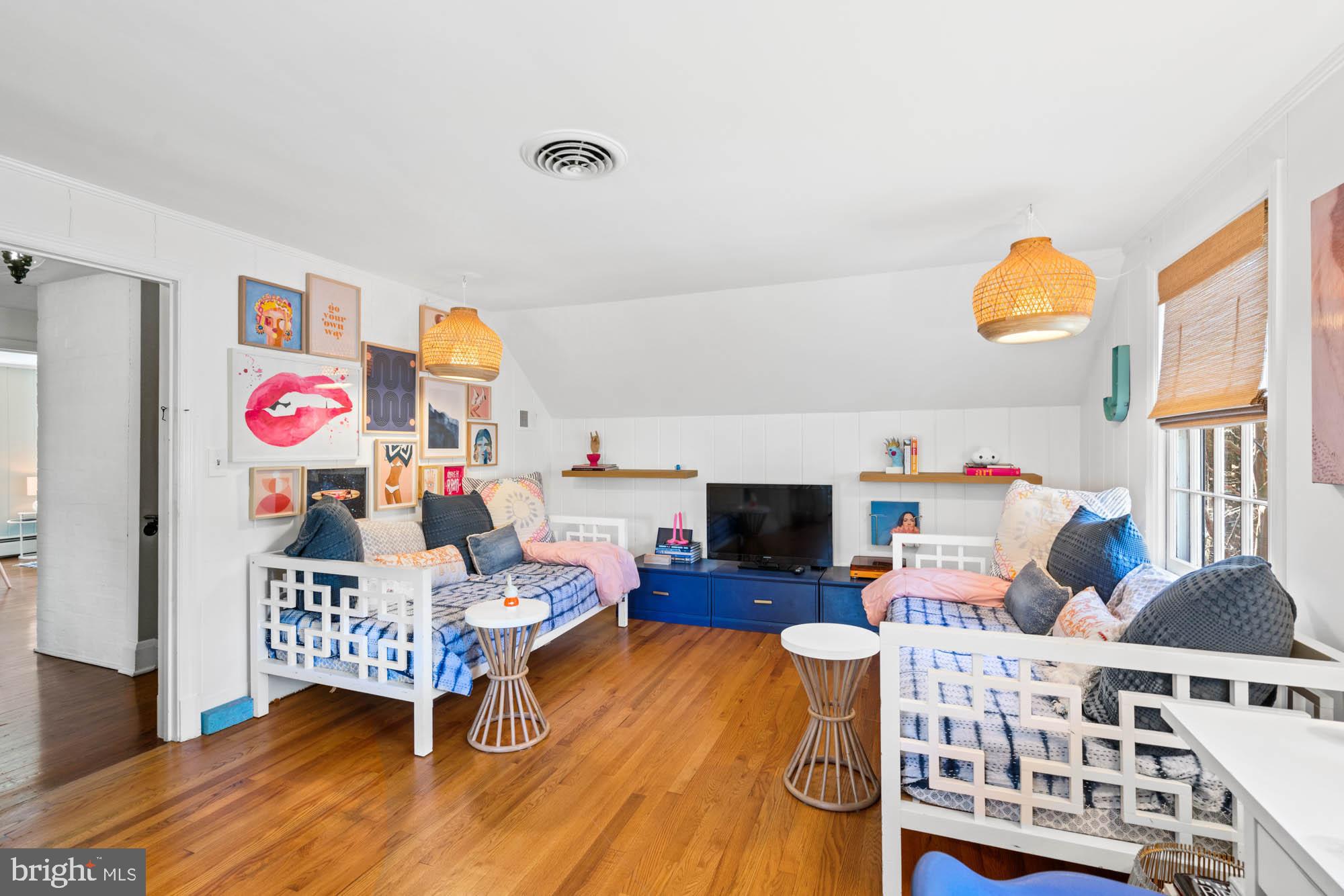 GREENSPRING VALLEY - Residential