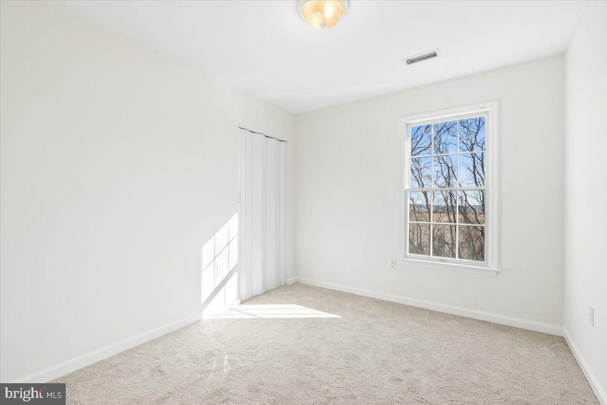 FOXFIELD AT MIDDLETOWN - Residential