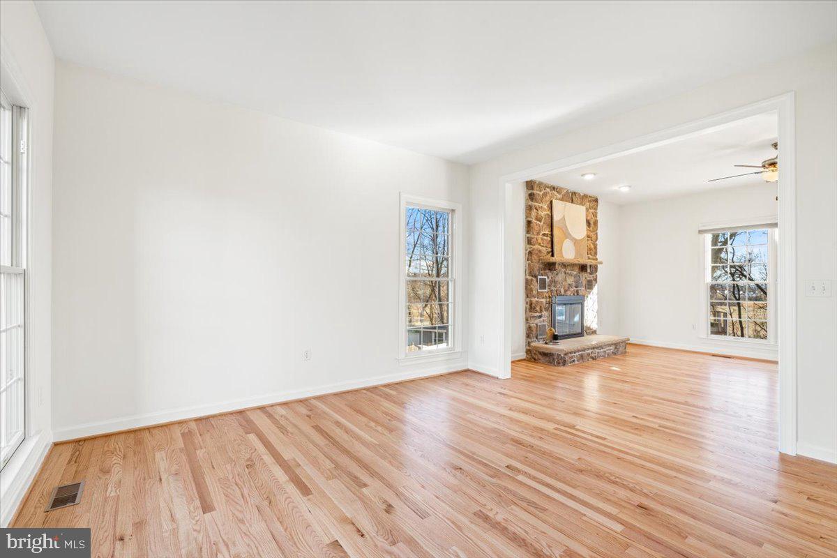 FOXFIELD AT MIDDLETOWN - Residential