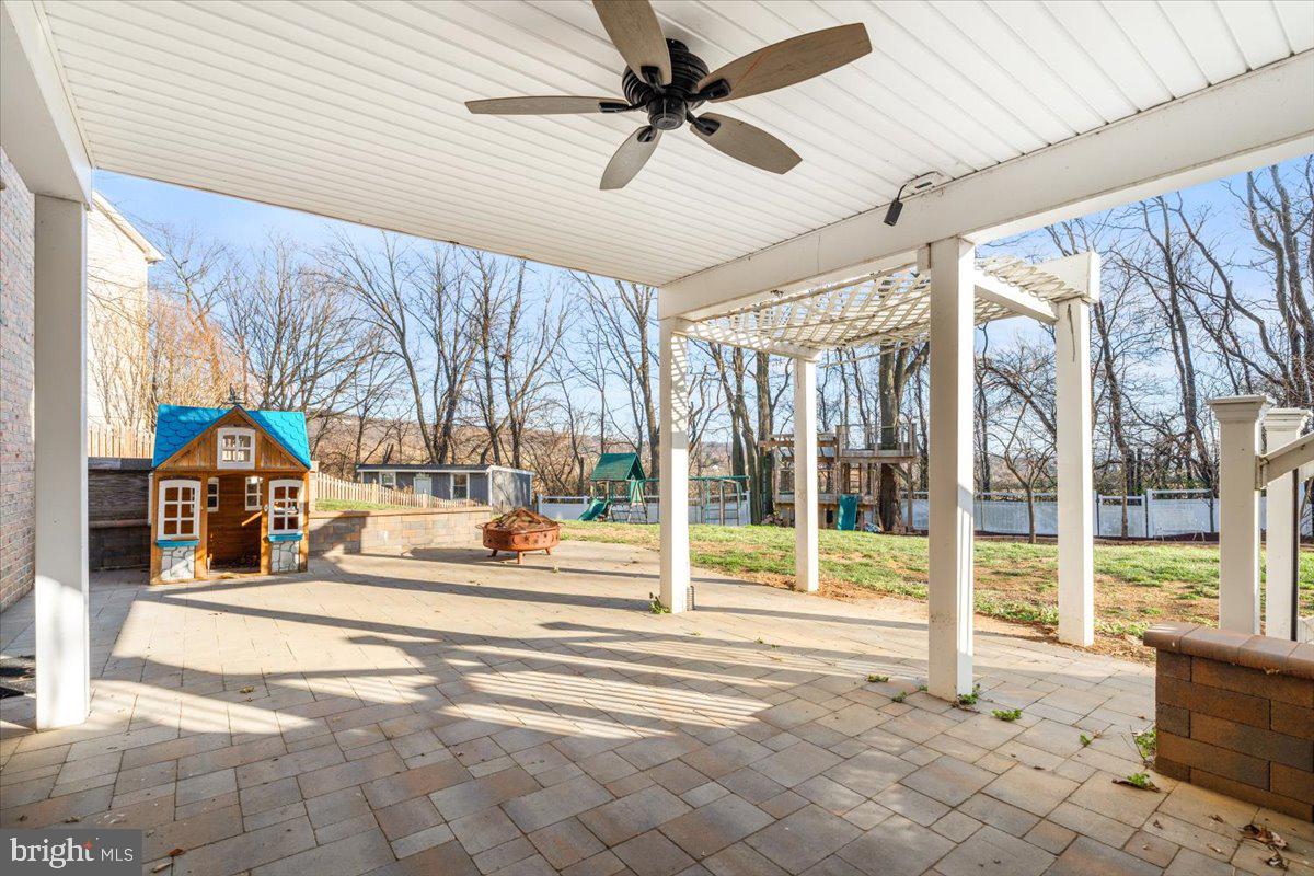 FOXFIELD AT MIDDLETOWN - Residential