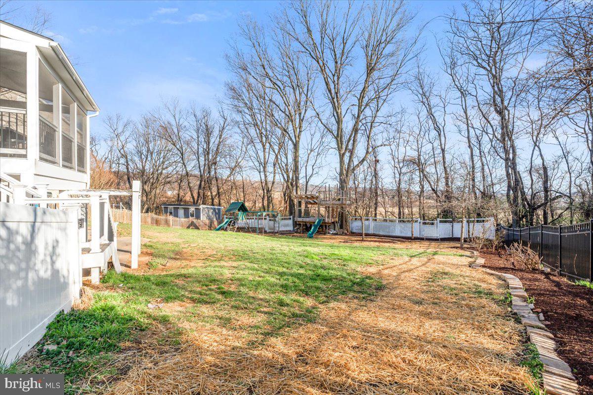 FOXFIELD AT MIDDLETOWN - Residential