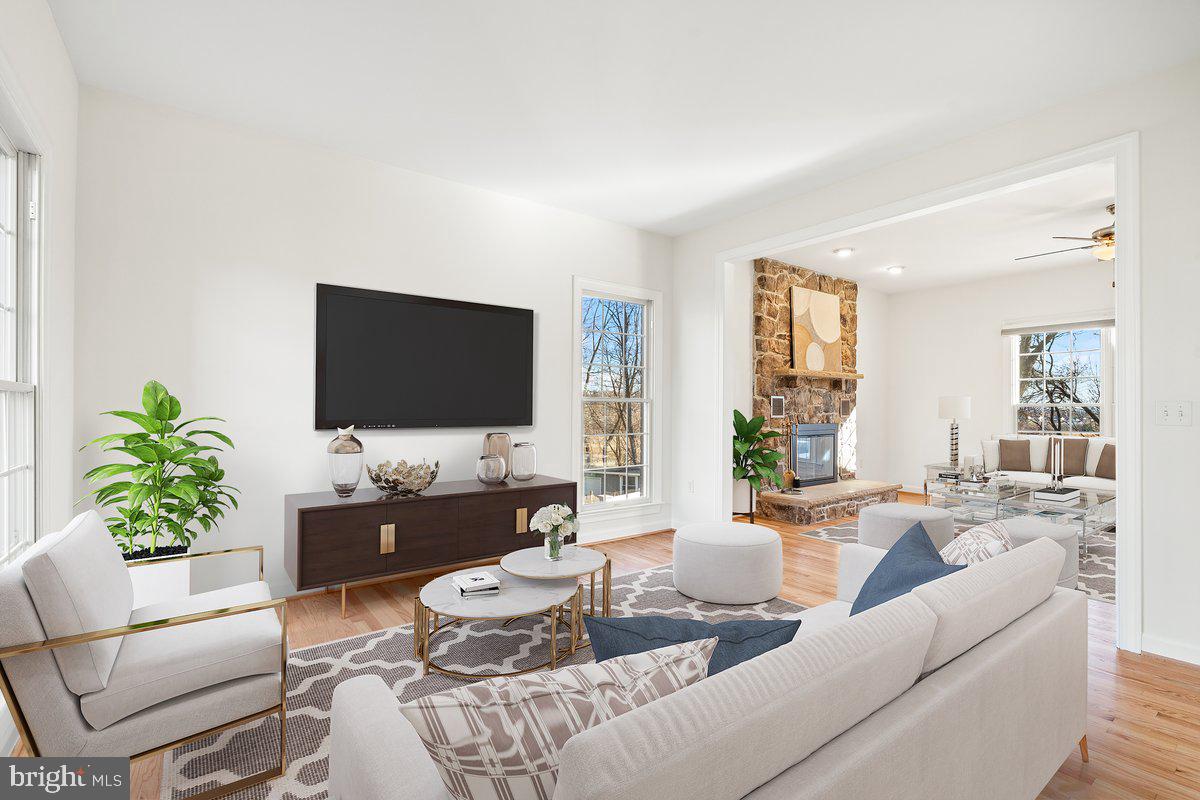 FOXFIELD AT MIDDLETOWN - Residential