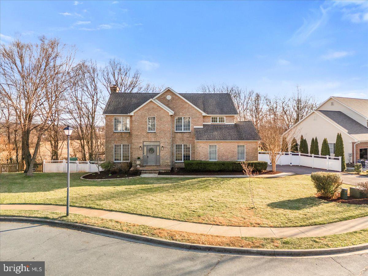 FOXFIELD AT MIDDLETOWN - Residential