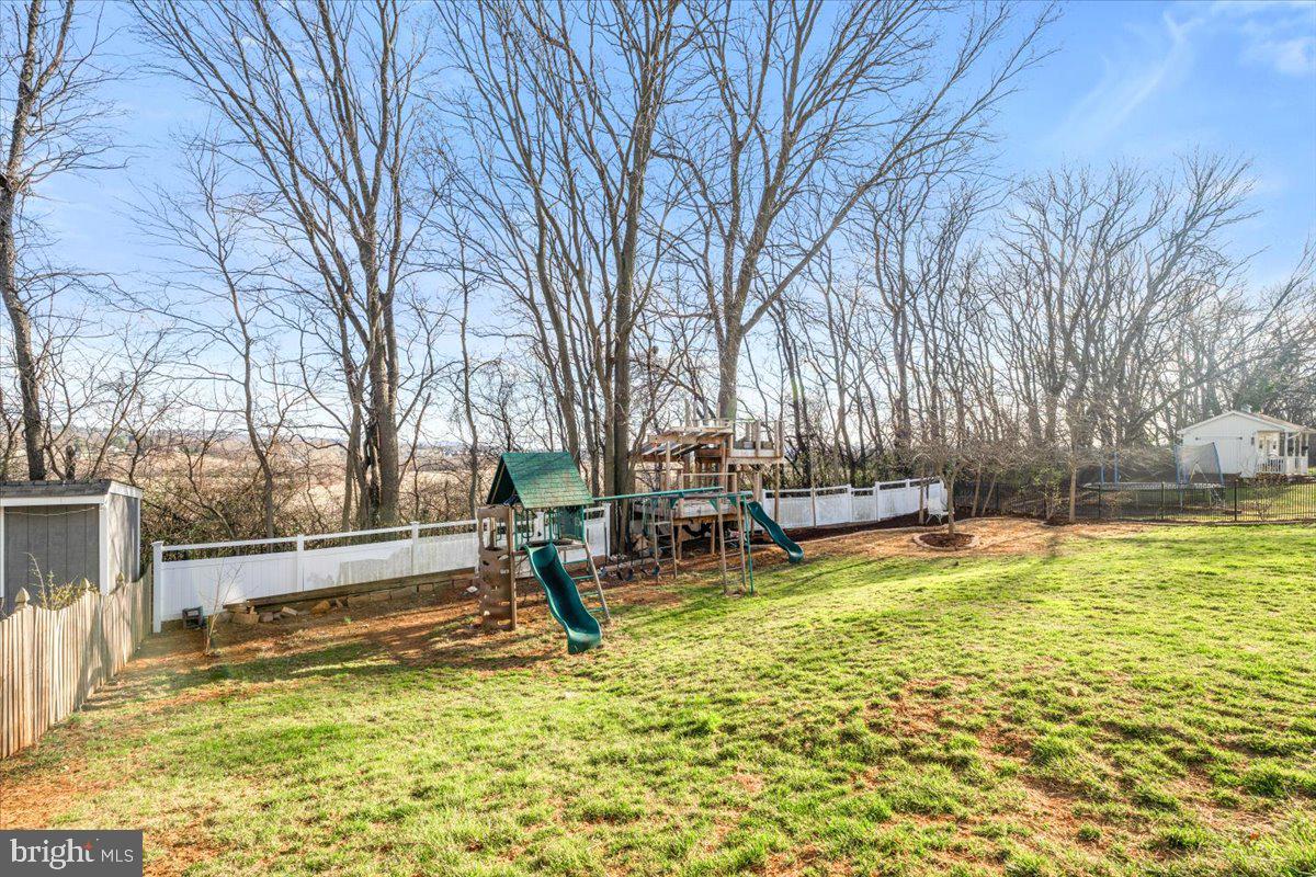 FOXFIELD AT MIDDLETOWN - Residential