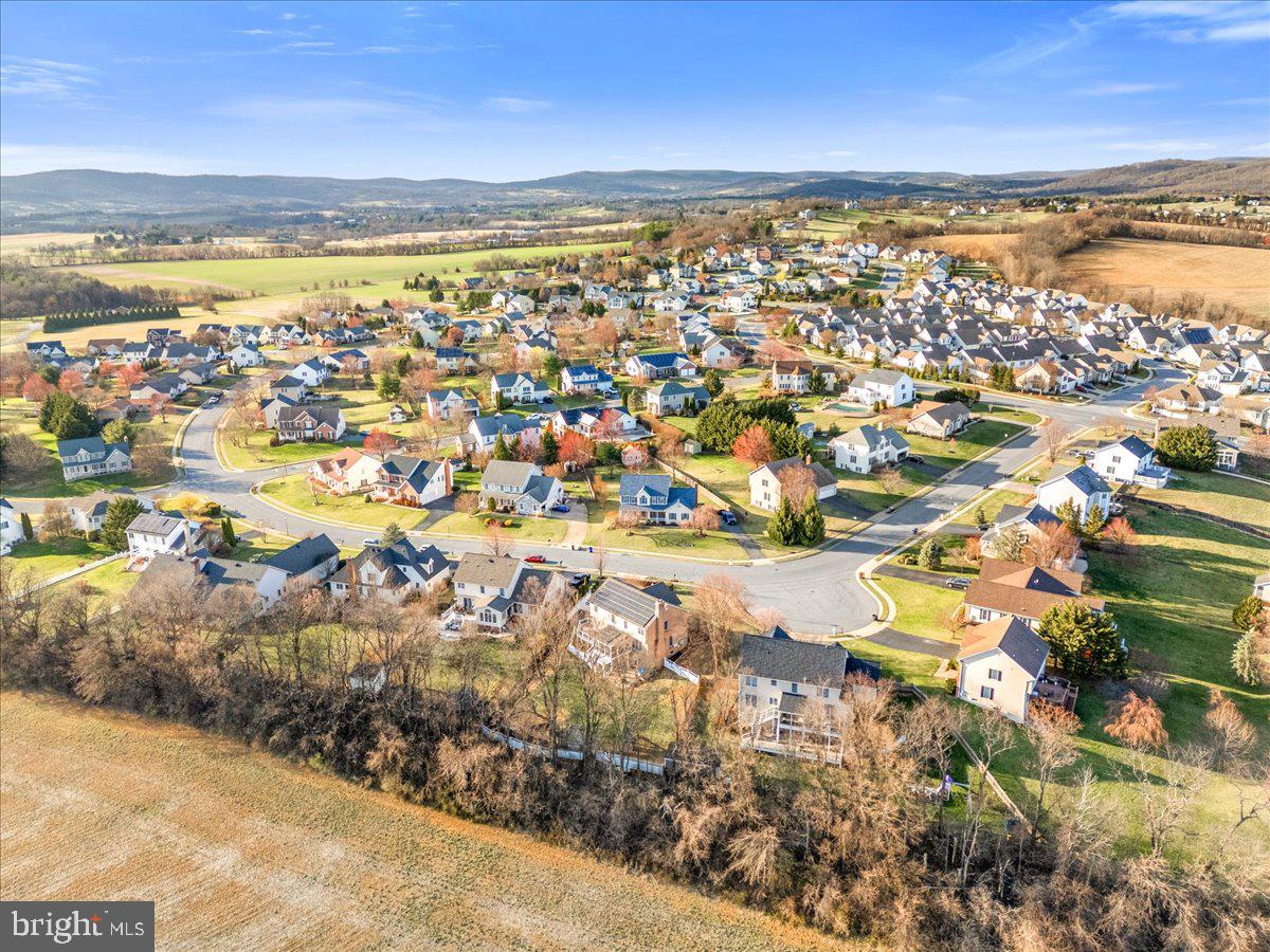 FOXFIELD AT MIDDLETOWN - Residential