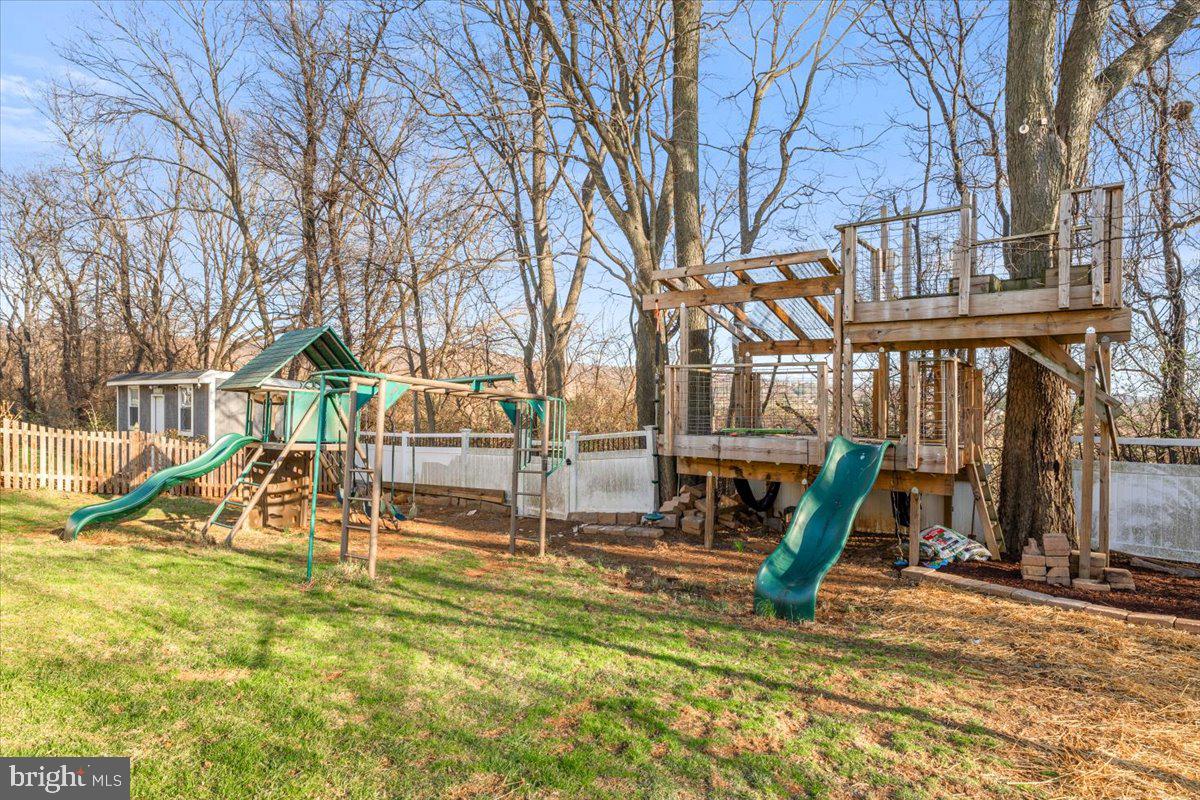 FOXFIELD AT MIDDLETOWN - Residential