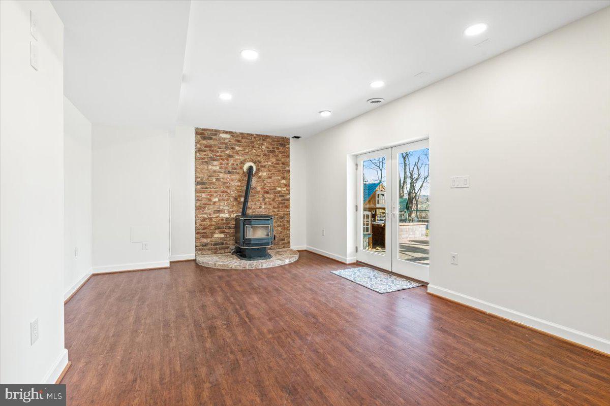 FOXFIELD AT MIDDLETOWN - Residential