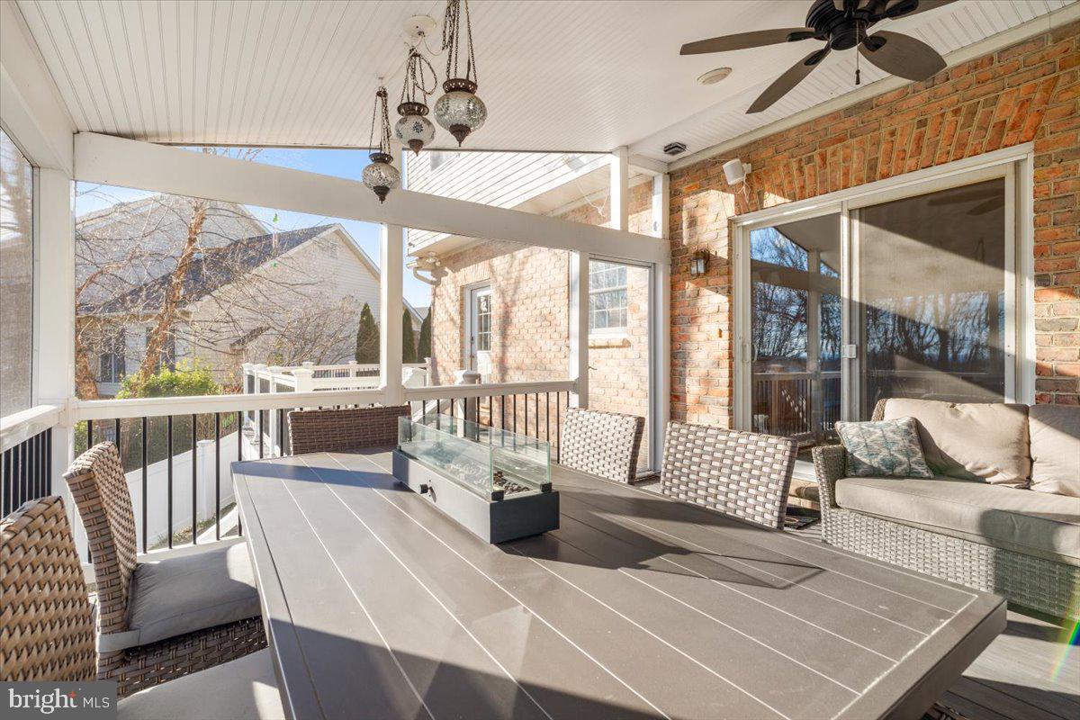 FOXFIELD AT MIDDLETOWN - Residential