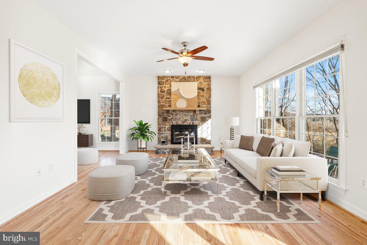 FOXFIELD AT MIDDLETOWN - Residential