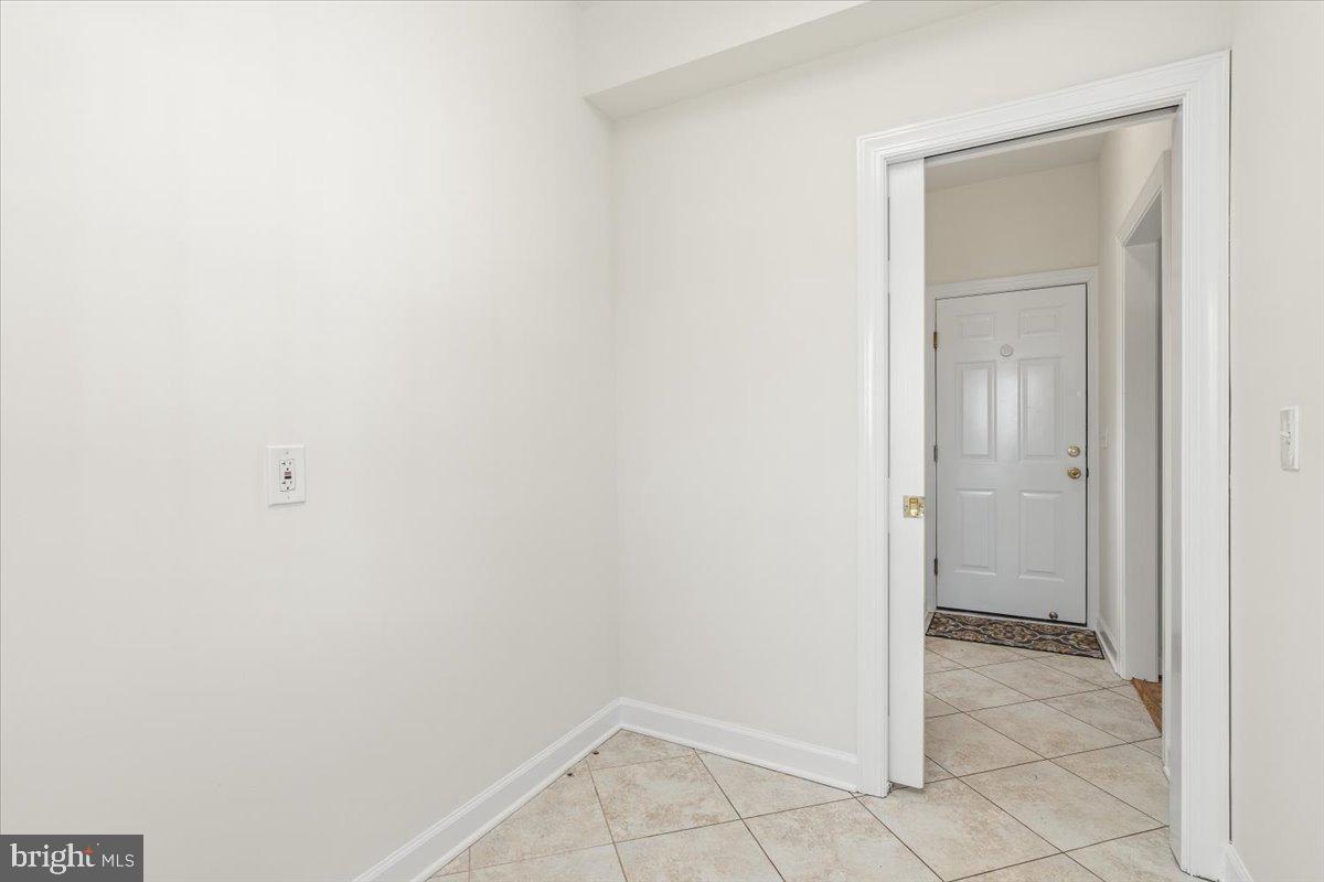 FOXFIELD AT MIDDLETOWN - Residential