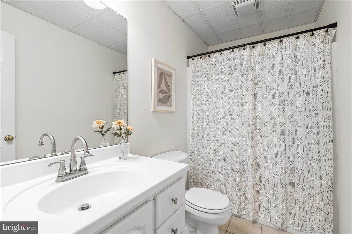 FOXFIELD AT MIDDLETOWN - Residential