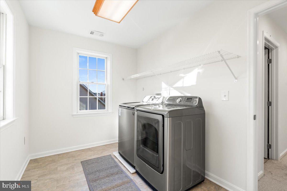 FOXFIELD AT MIDDLETOWN - Residential