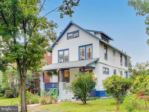 Photo of 1302 Floral Street NW, WASHINGTON, DC 20012 (MLS # DCDC2222746)