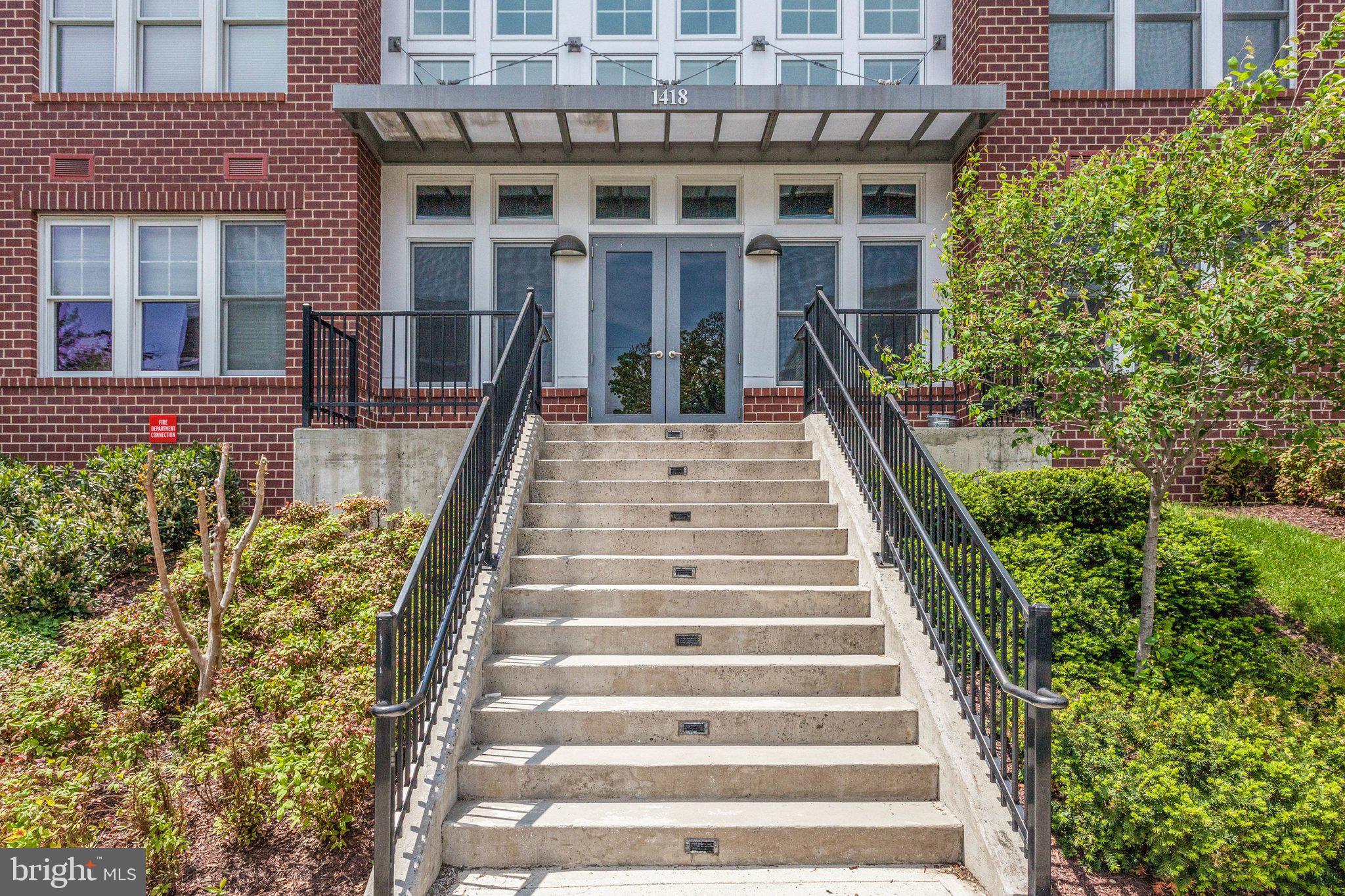 1418 N RHODES STREET B106