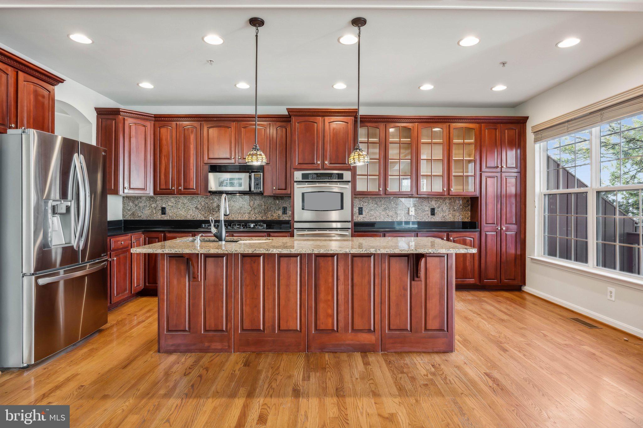 SOUTH RIVER COLONY - Residential