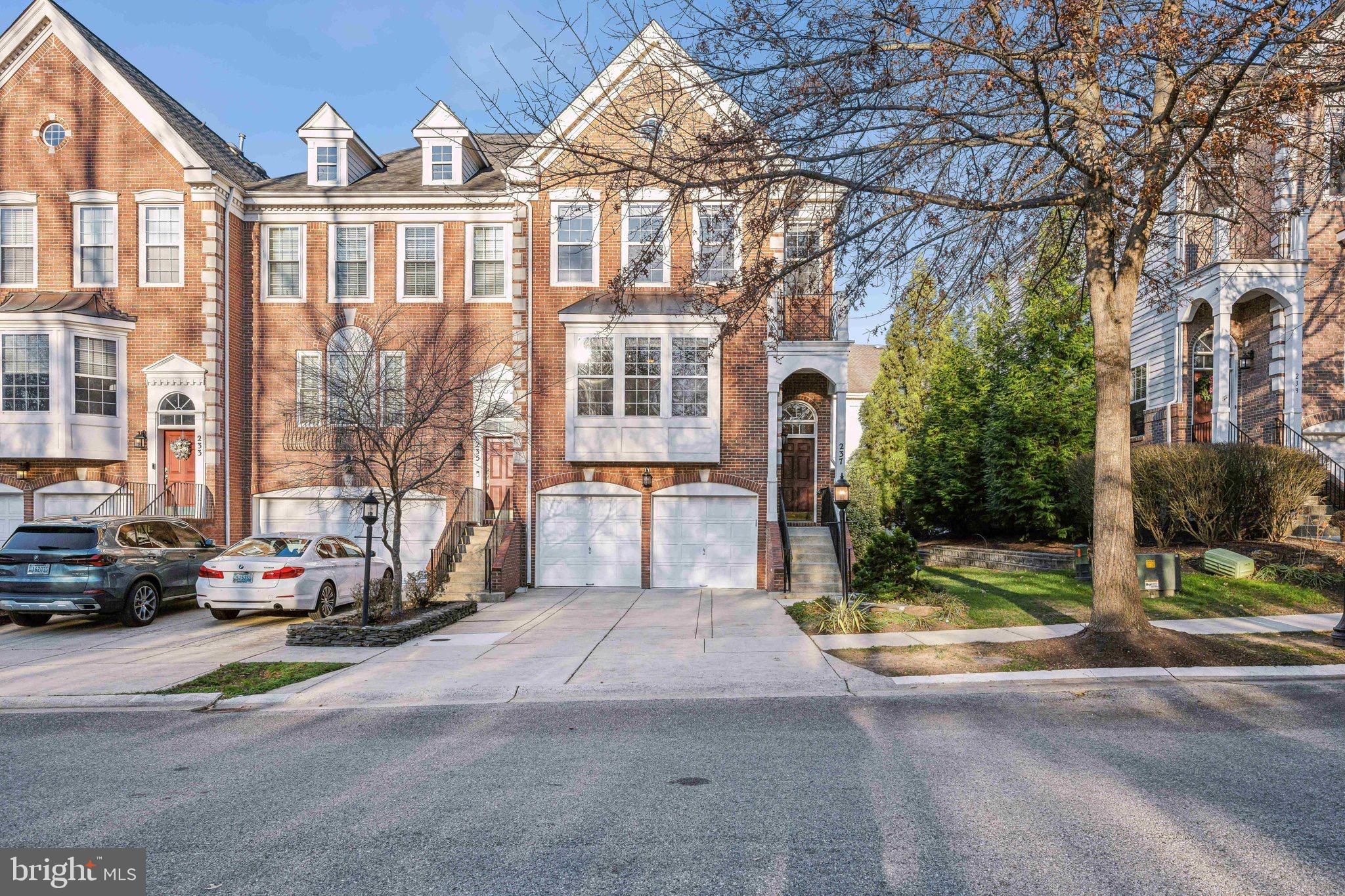 SOUTH RIVER COLONY - Residential