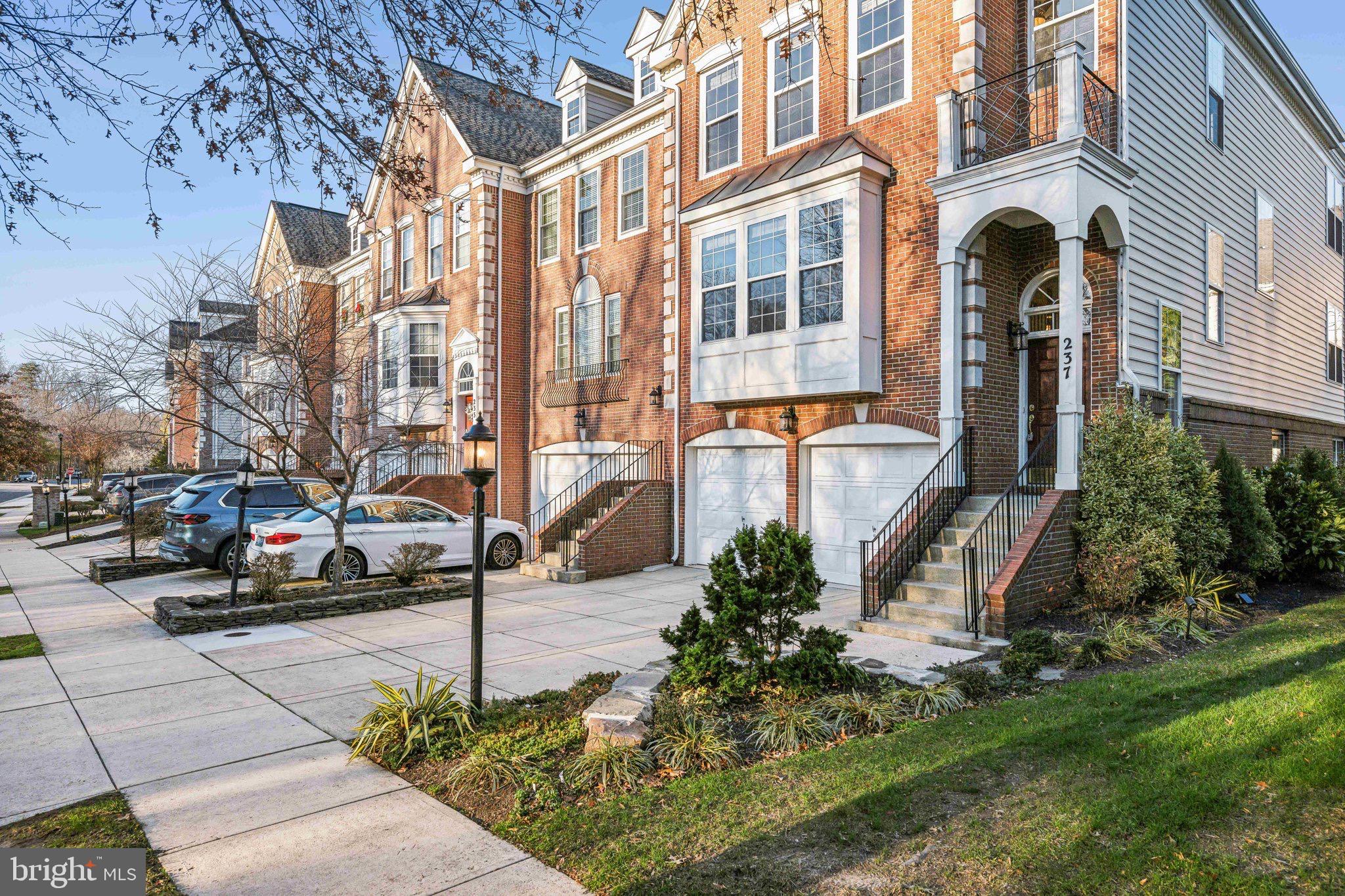 SOUTH RIVER COLONY - Residential
