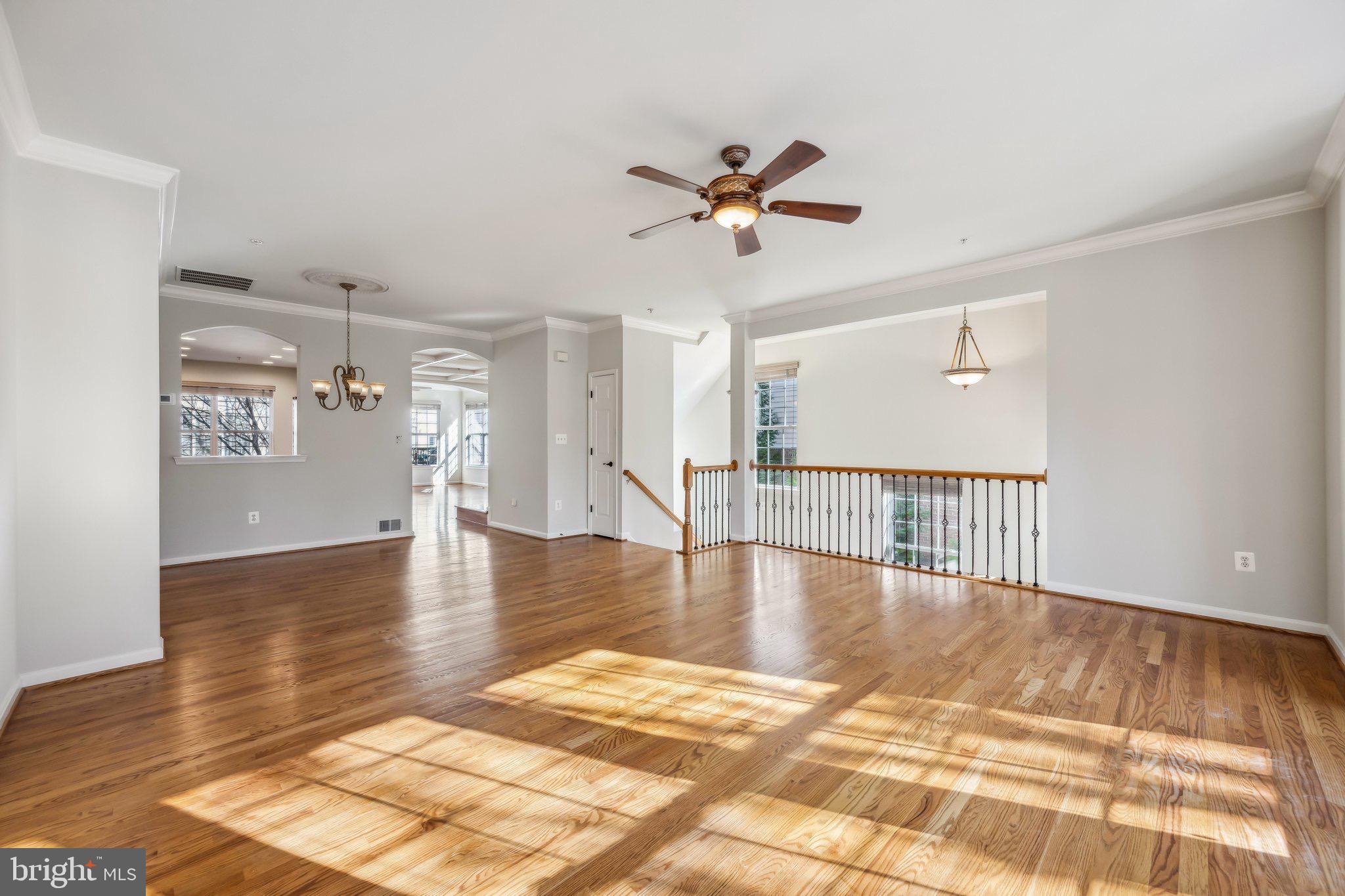 SOUTH RIVER COLONY - Residential