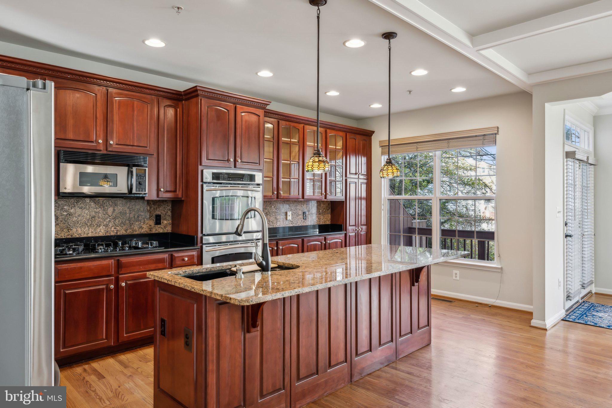 SOUTH RIVER COLONY - Residential