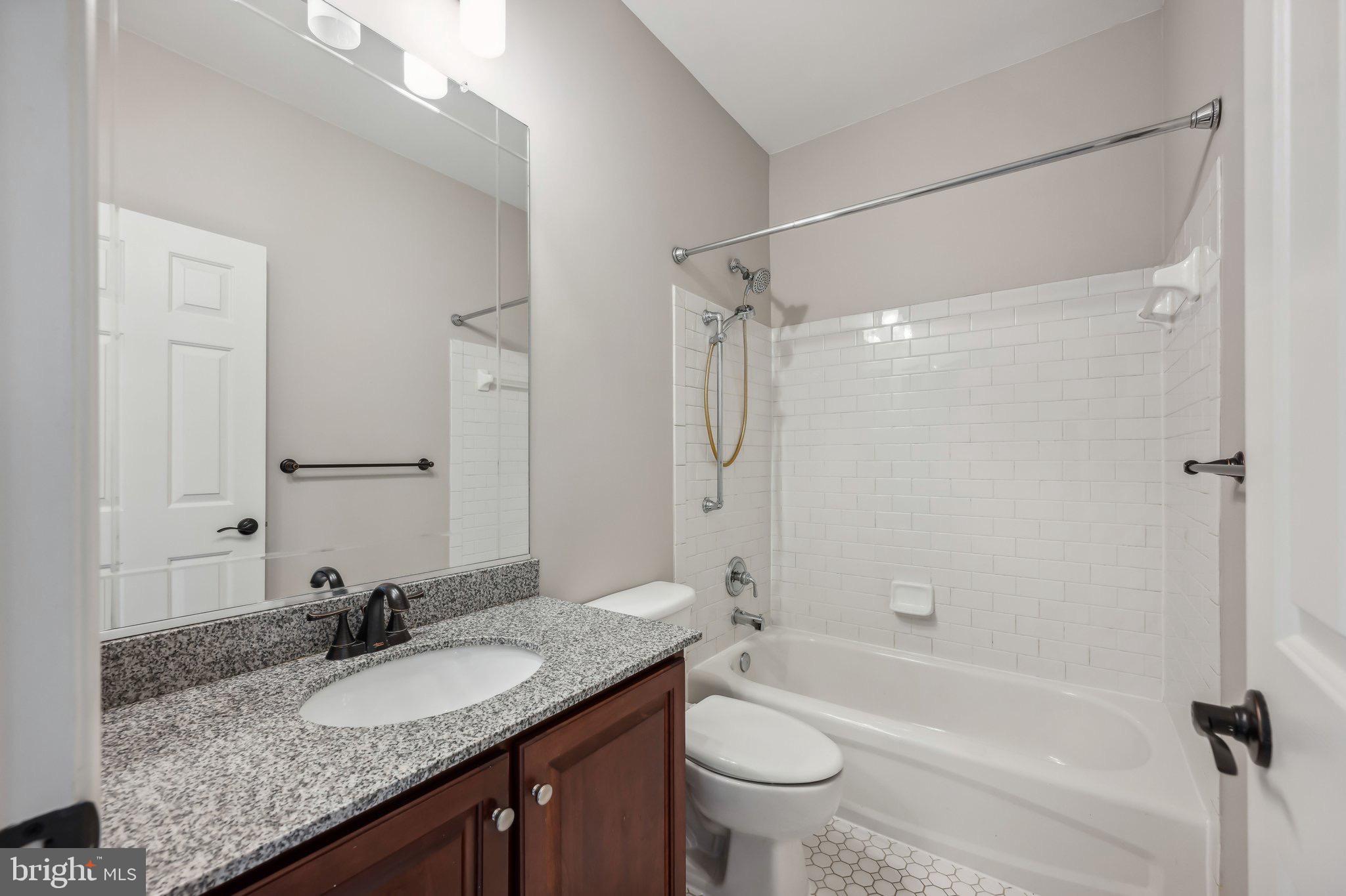 SOUTH RIVER COLONY - Residential