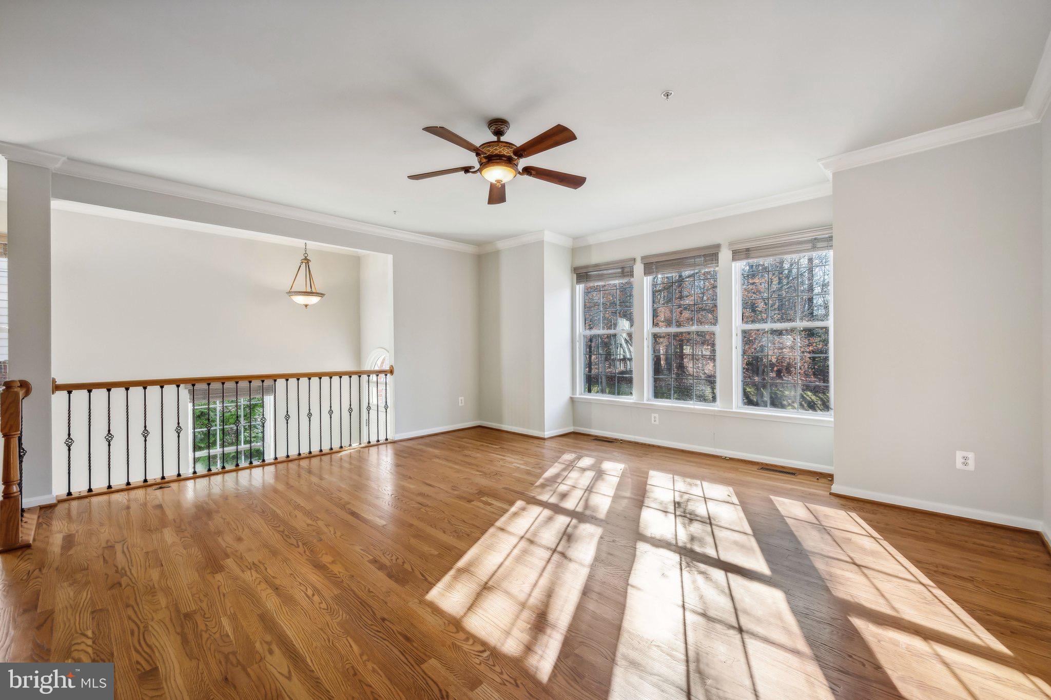 SOUTH RIVER COLONY - Residential