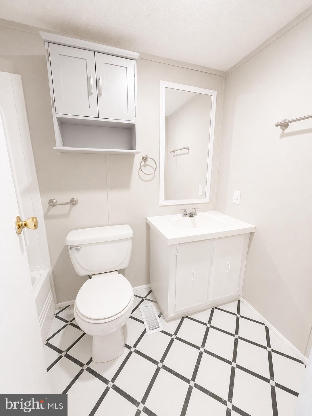 53 CRESTWOOD DRIVE 53