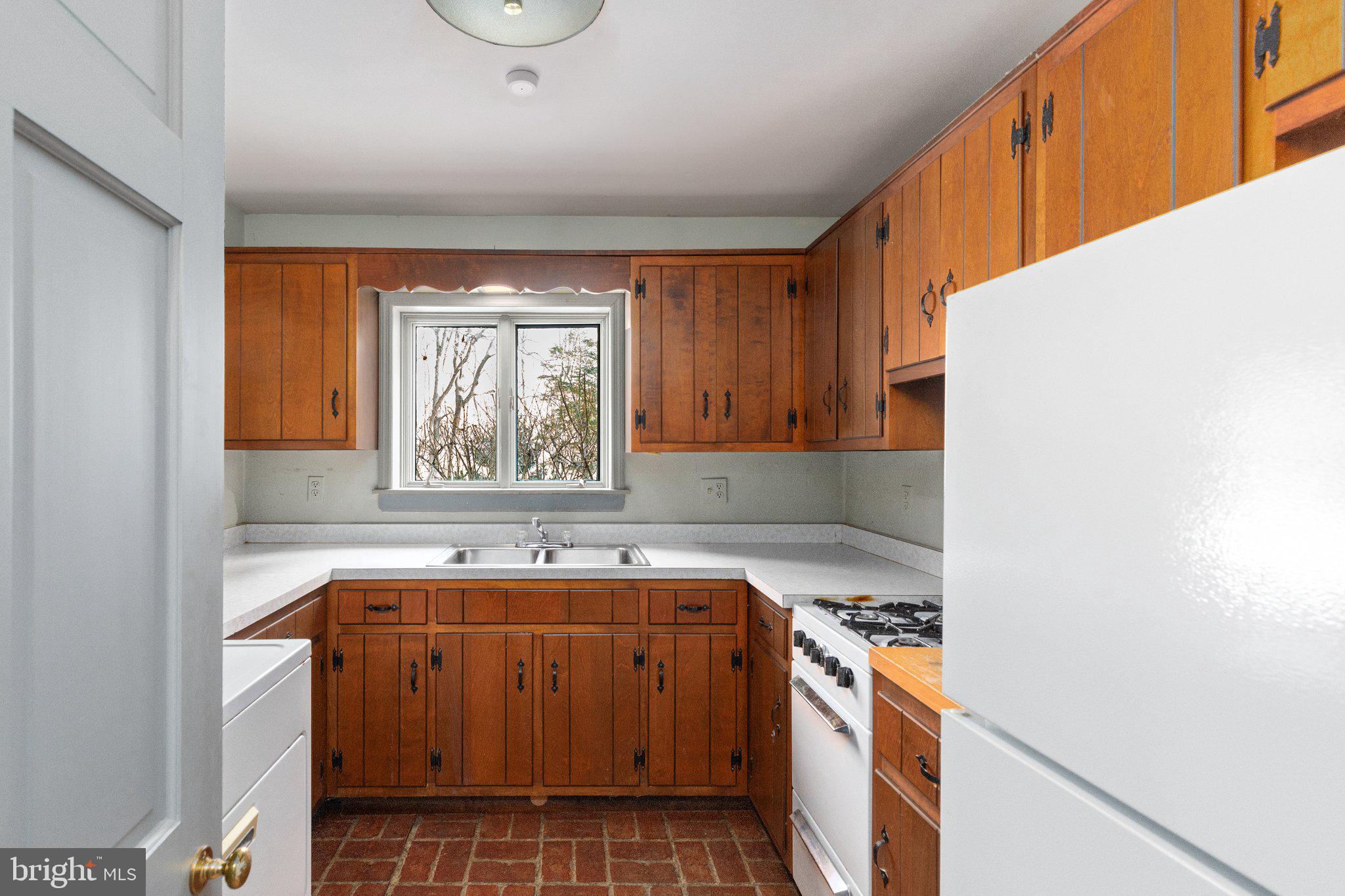 TWIN BROOK ESTATES - Residential