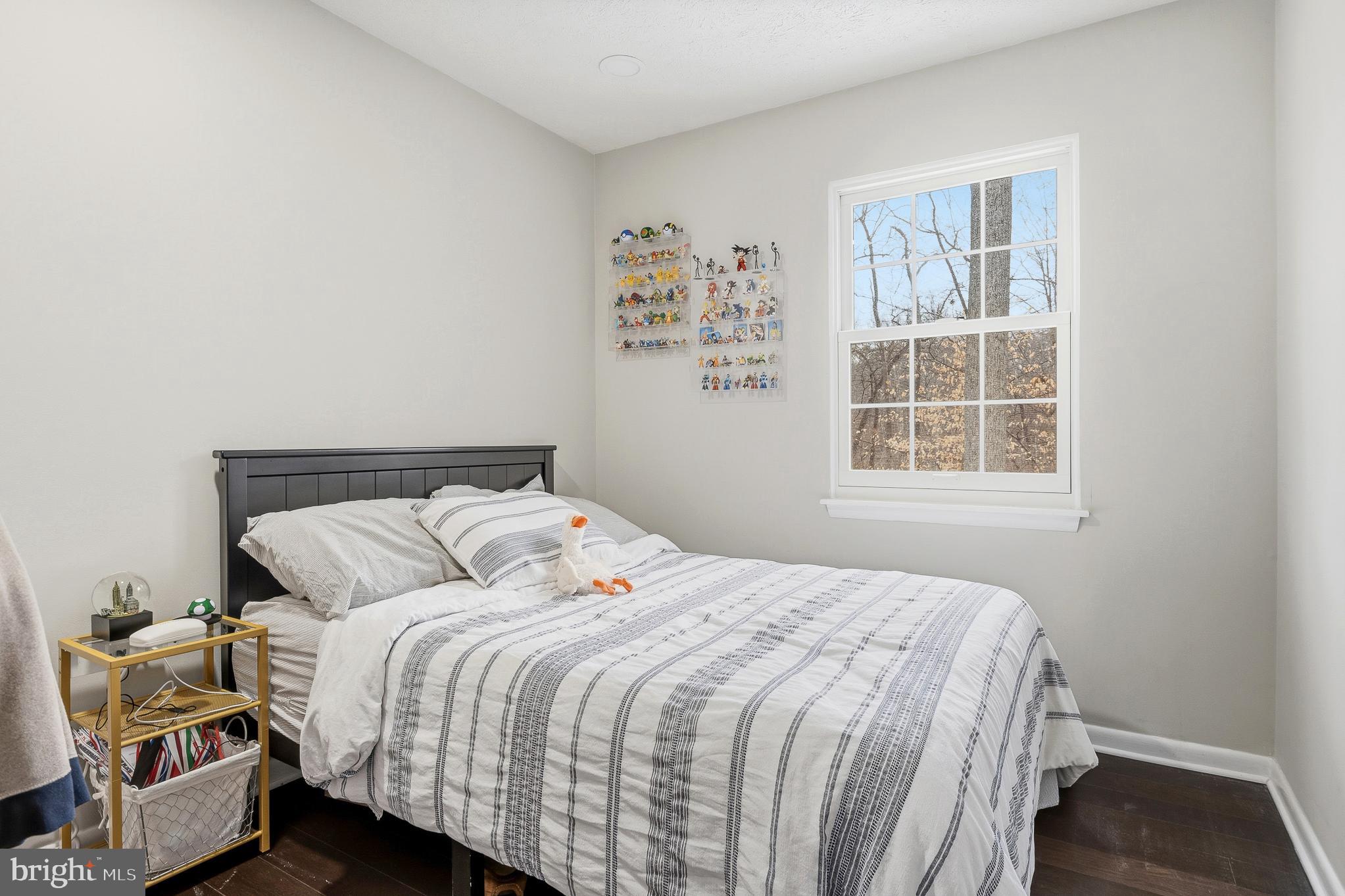 WOODLAND BEACH - Residential