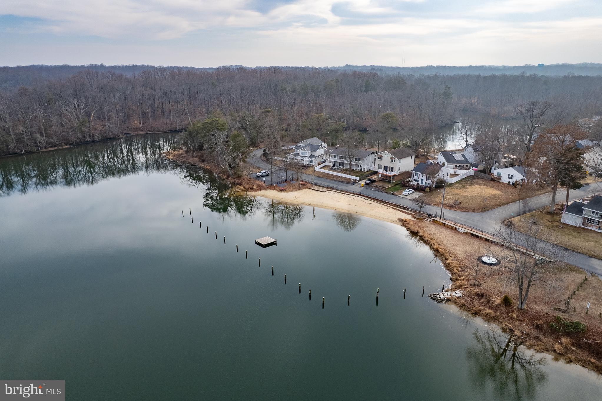 WOODLAND BEACH - Residential