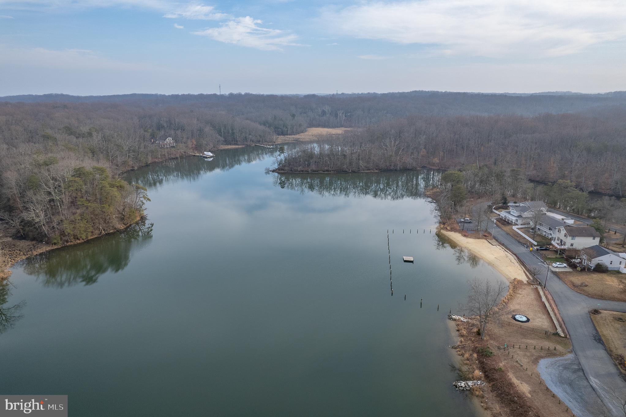 WOODLAND BEACH - Residential