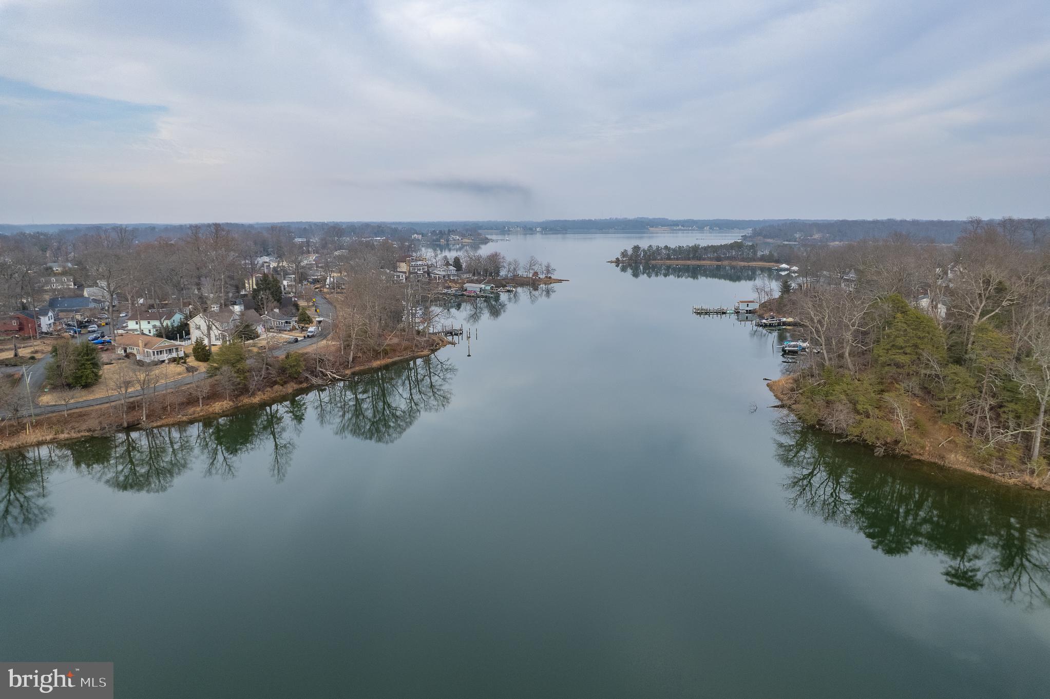 WOODLAND BEACH - Residential