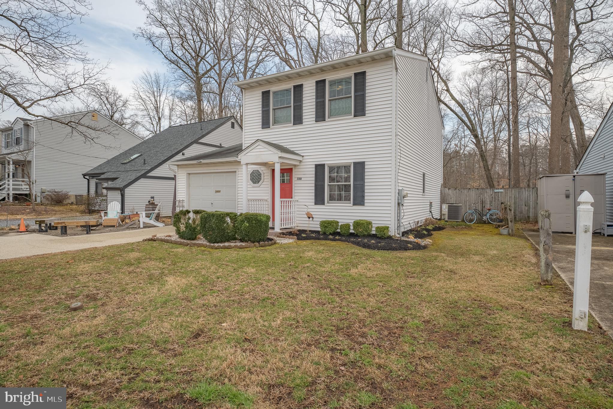 WOODLAND BEACH - Residential