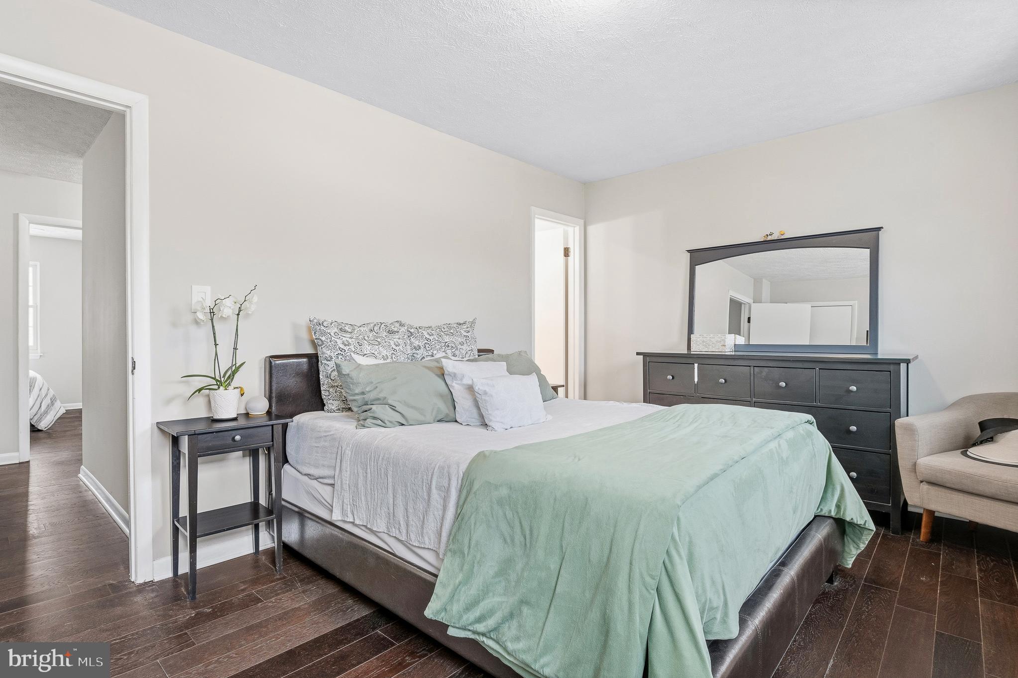 WOODLAND BEACH - Residential