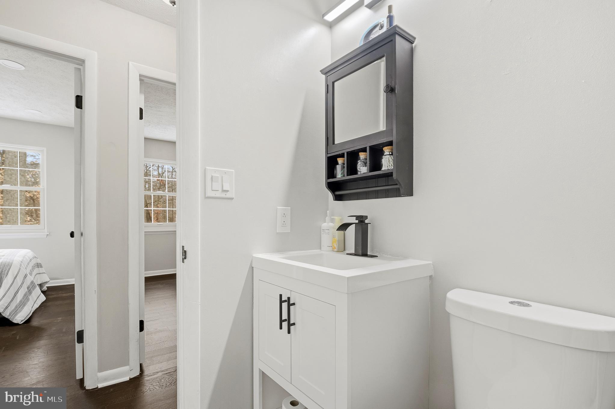 WOODLAND BEACH - Residential