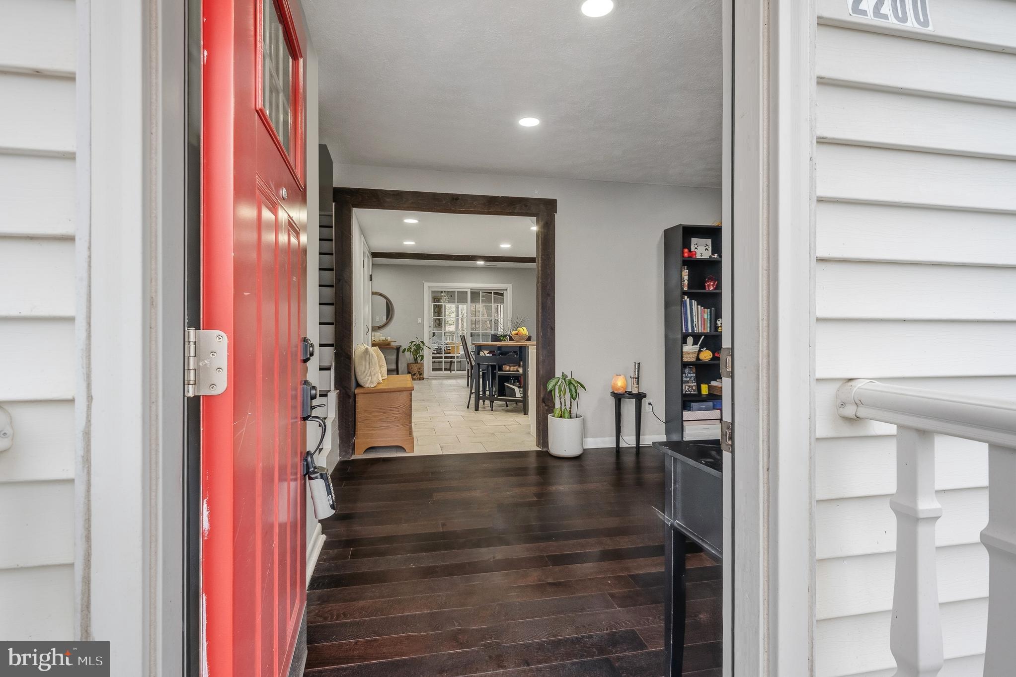 WOODLAND BEACH - Residential