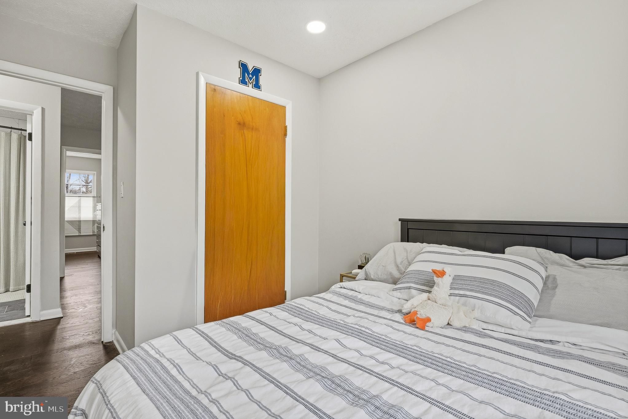 WOODLAND BEACH - Residential