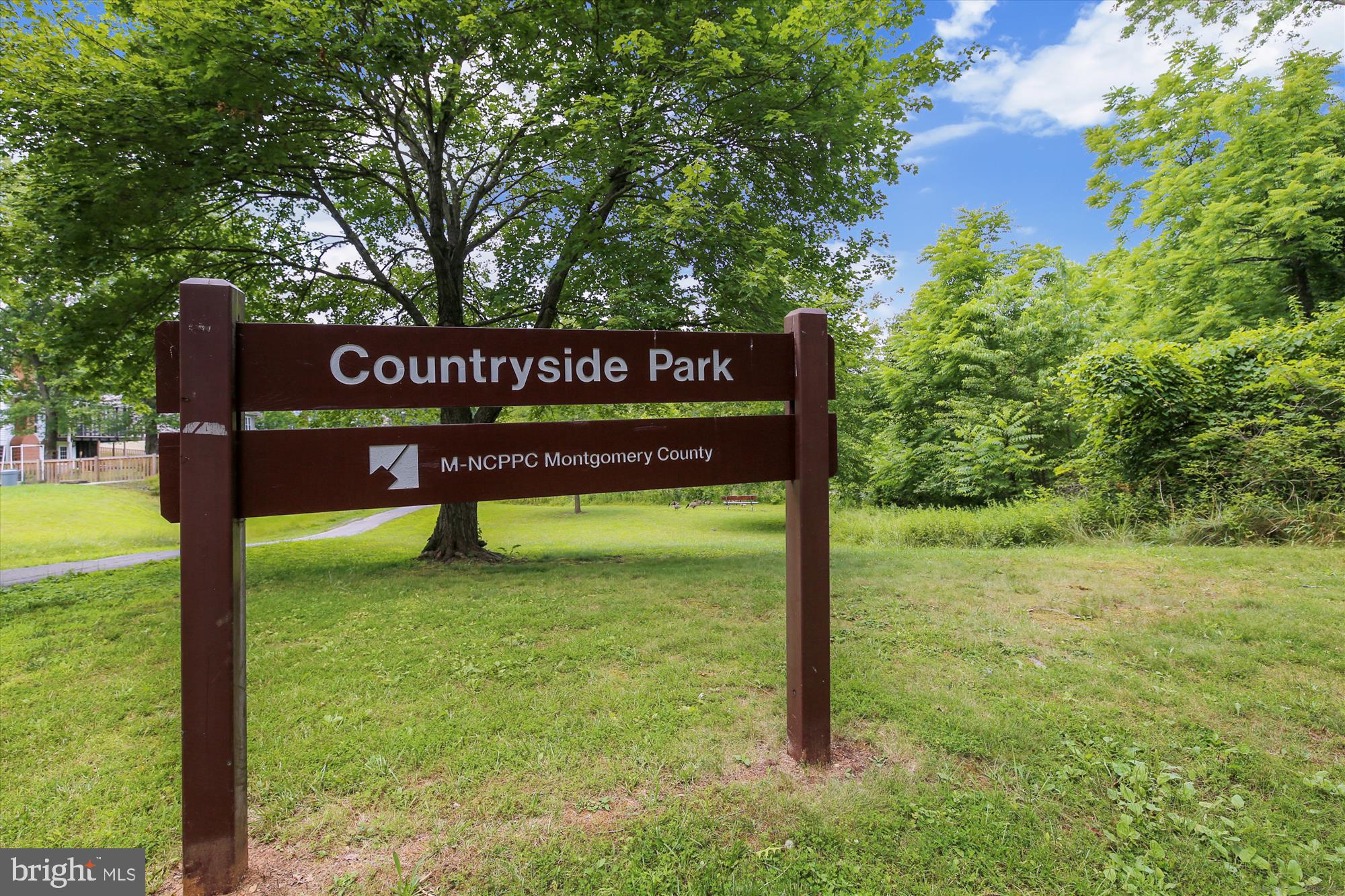 COUNTRYSIDE - Residential