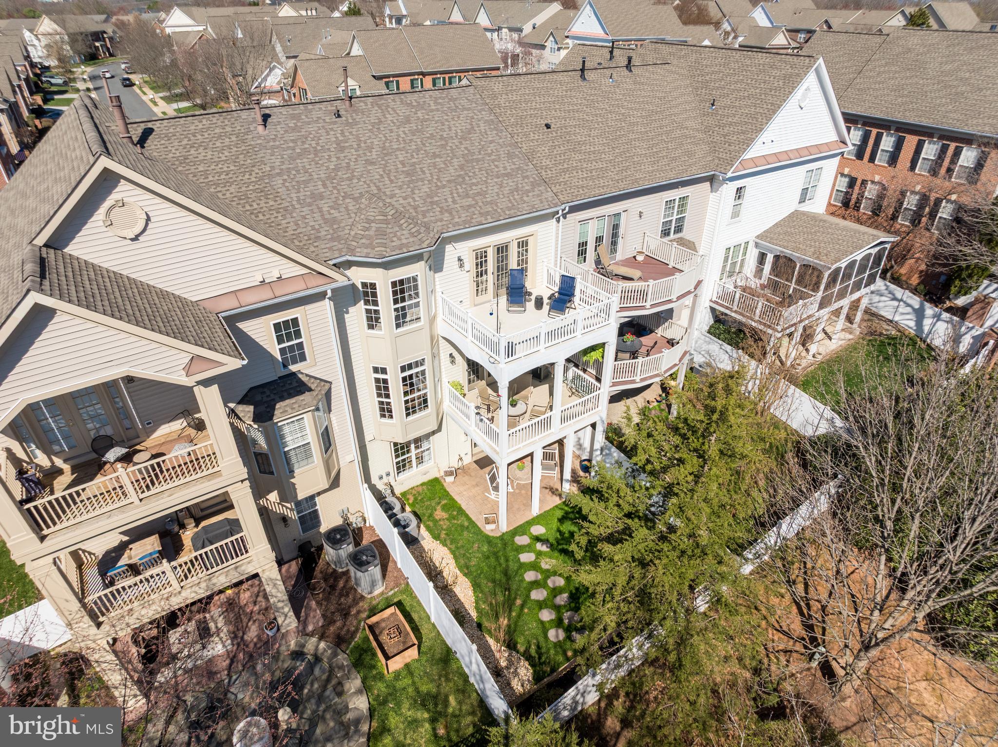 RIVER CREEK - Residential