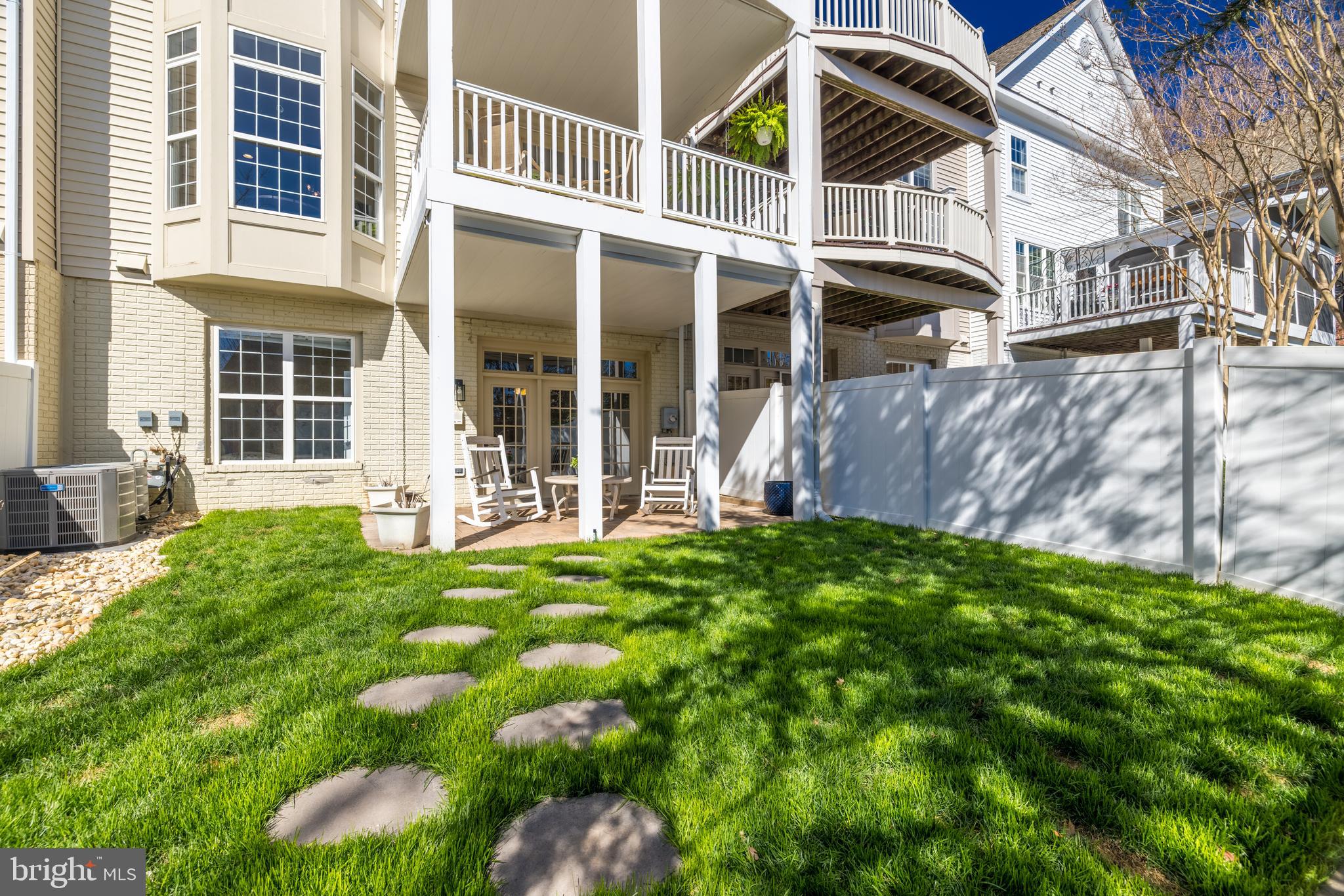 RIVER CREEK - Residential