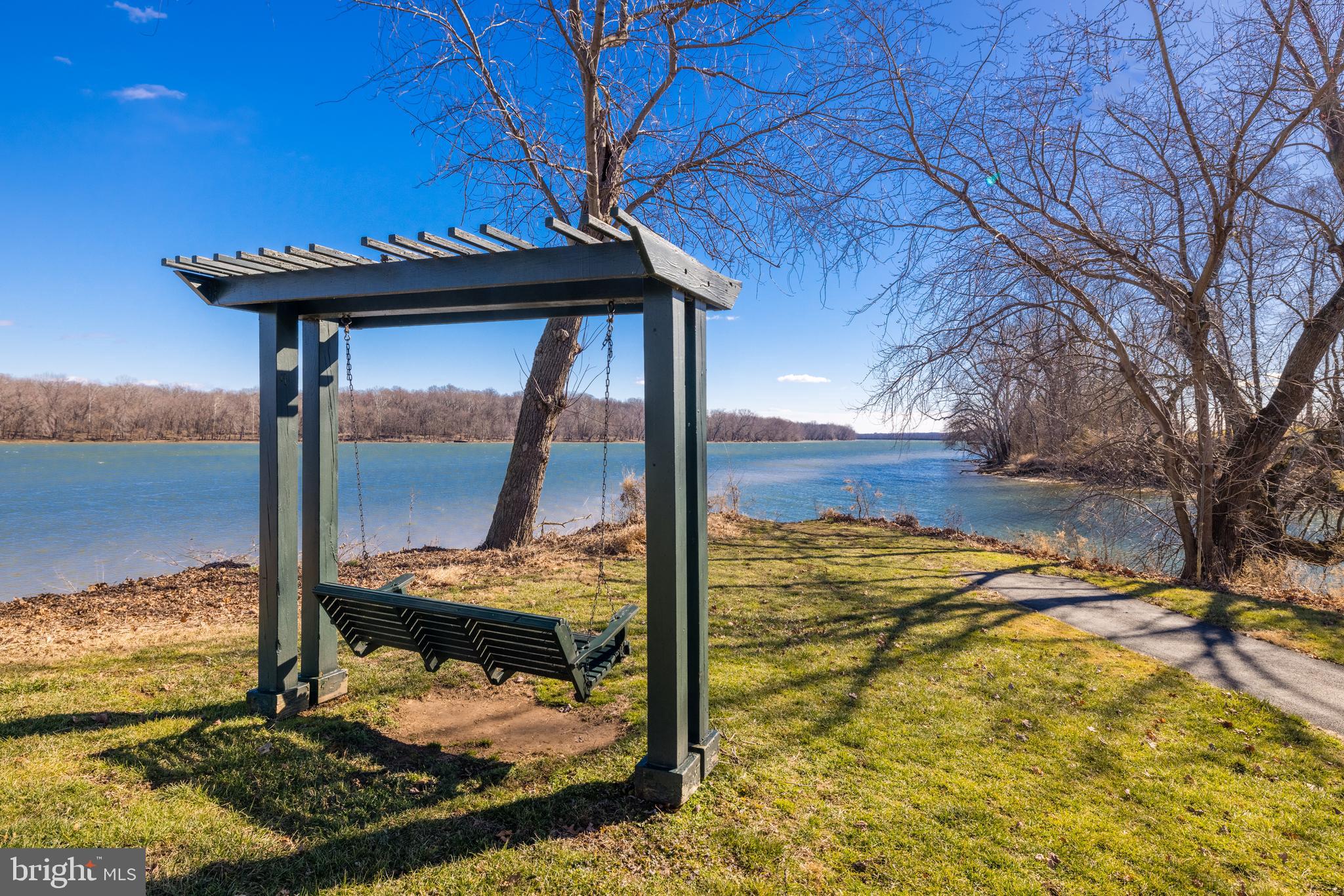 RIVER CREEK - Residential